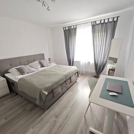 Fh-Naehe: Modernes Apt Mit Balkon Hof  Exterior foto