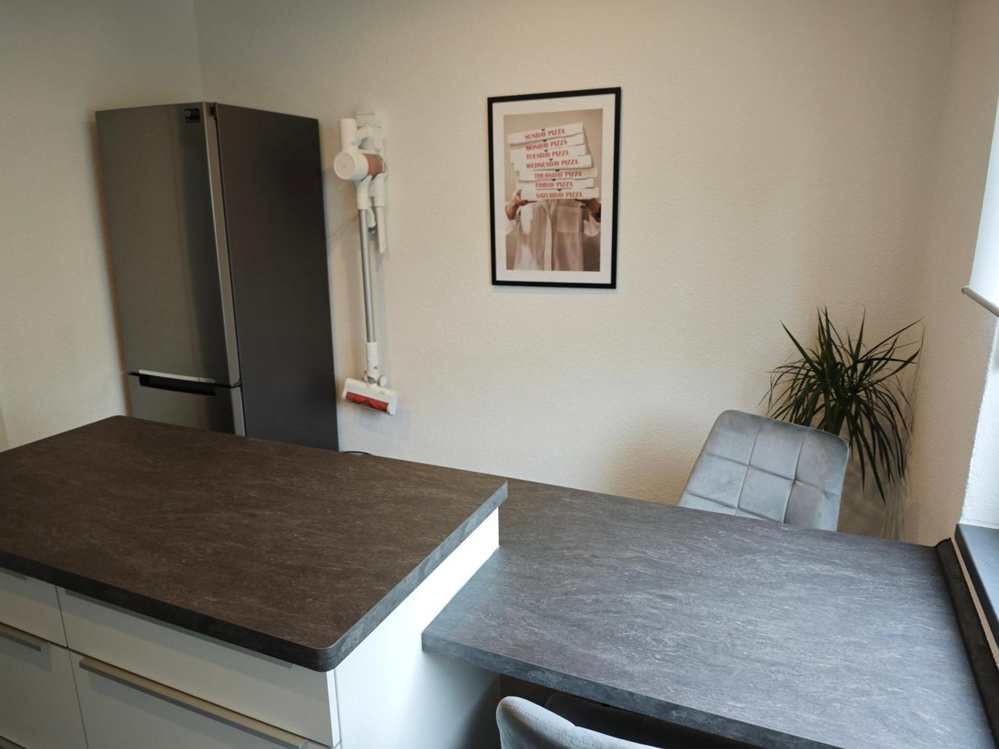 Fh-Naehe: Modernes Apt Mit Balkon Hof  Exterior foto