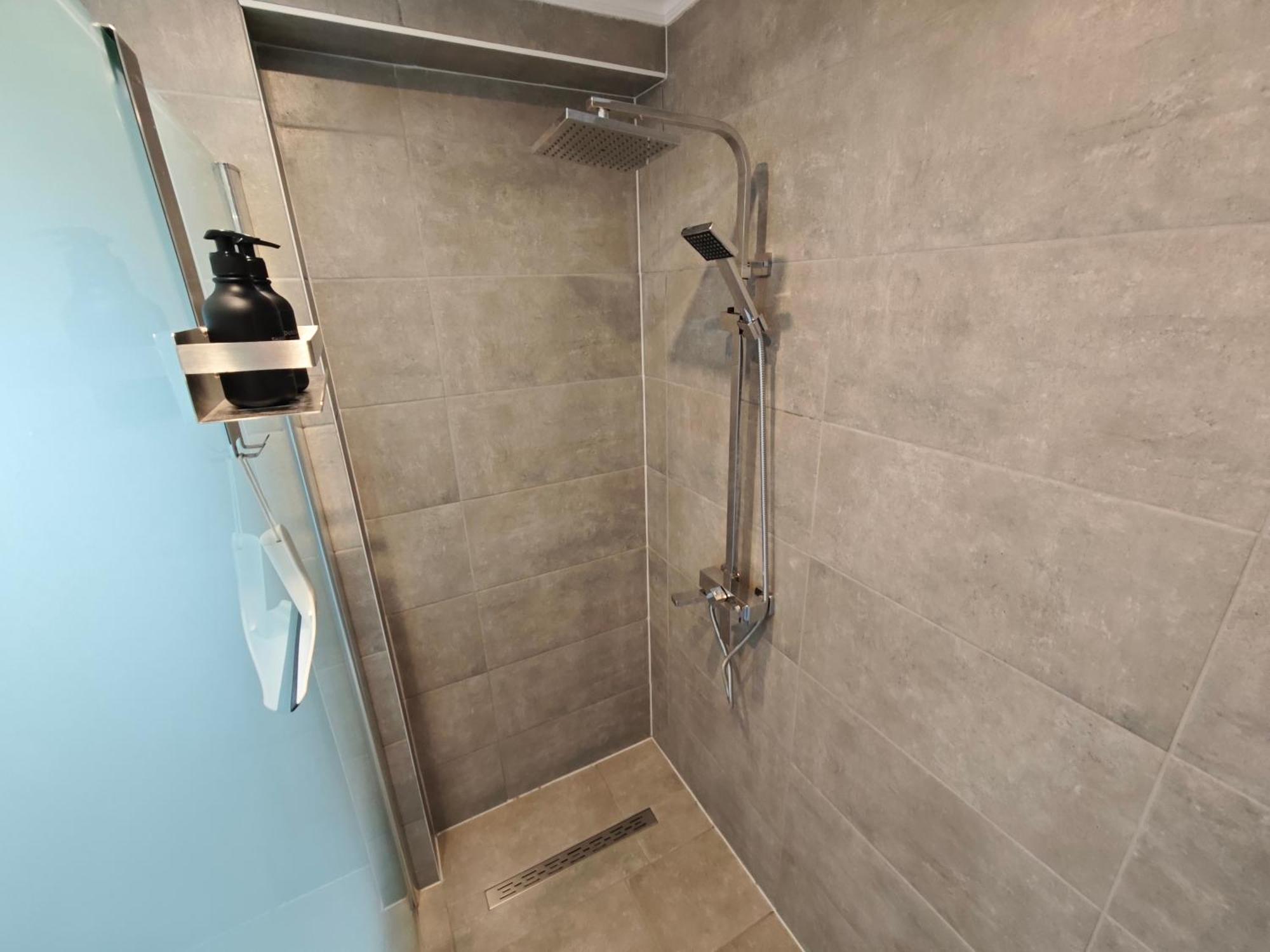 Fh-Naehe: Modernes Apt Mit Balkon Hof  Exterior foto